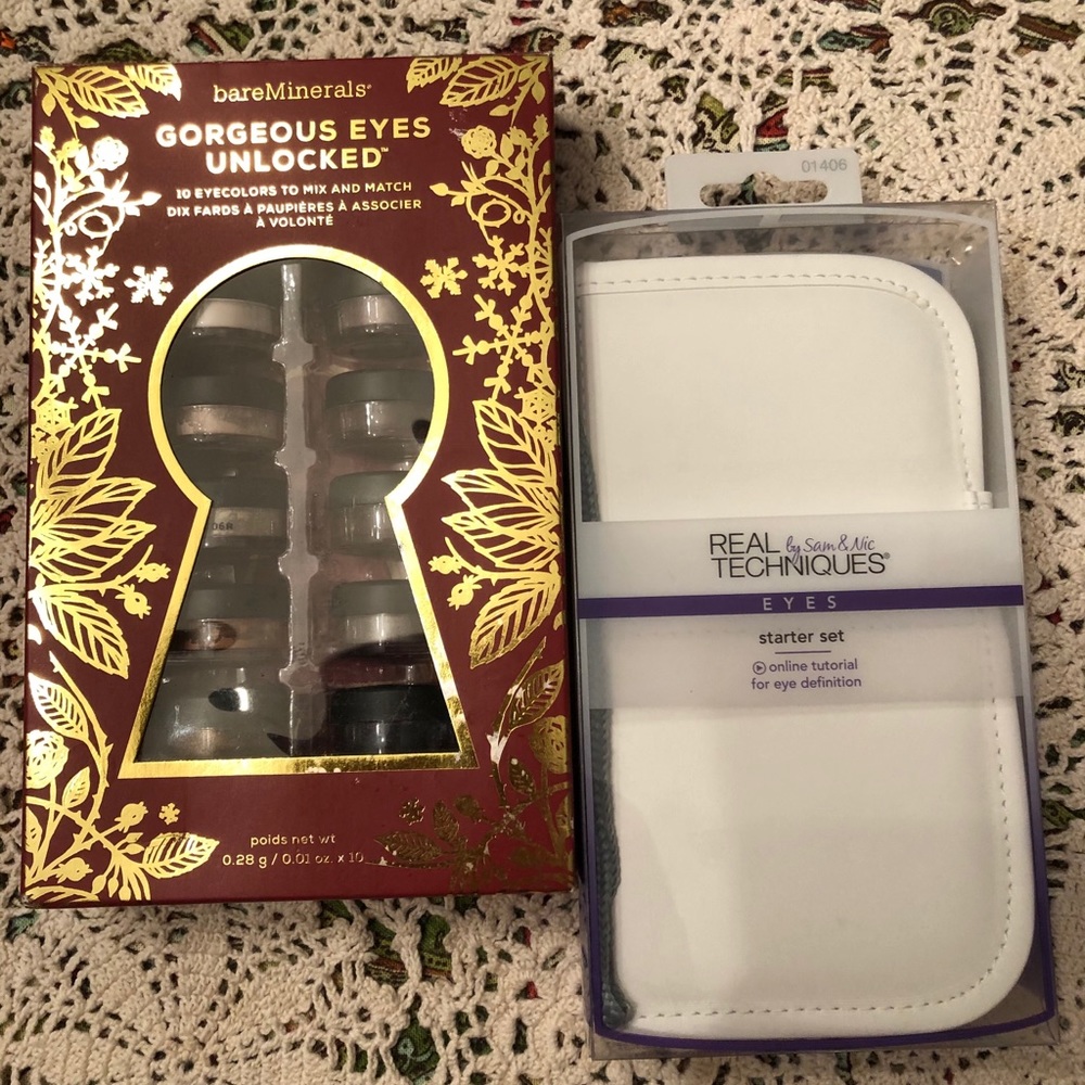 Perfect stocking stuffer~NEW~eyeshadow & brushes